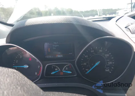 2017 Ford Escape S z USA, uszkodzony, nr VIN 1FMCU0F7XHUA26921